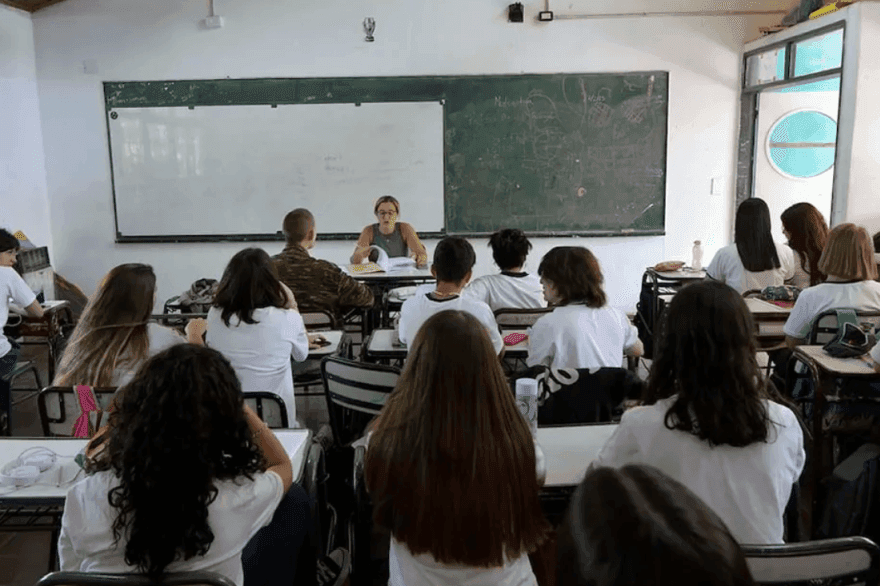 Equipo docente en una institución educativa